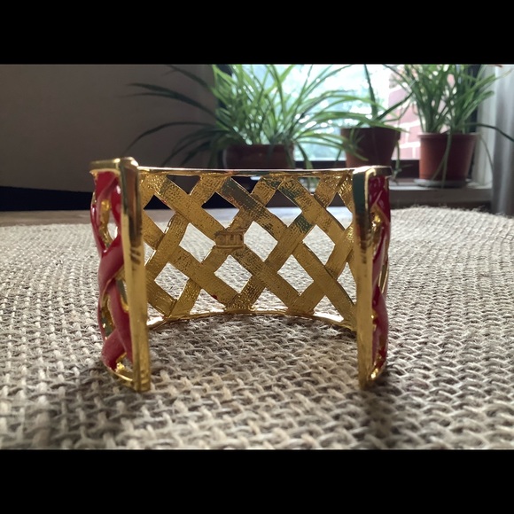 Red cuff bracelet -Kenneth Jay Lane copy - Picture 3 of 4